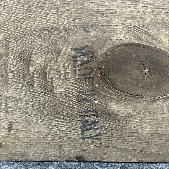 Vtg Italian Nativity Scene Handcrafted Collectible Unique Roofline Wooden Stable - Picture 6 of 14